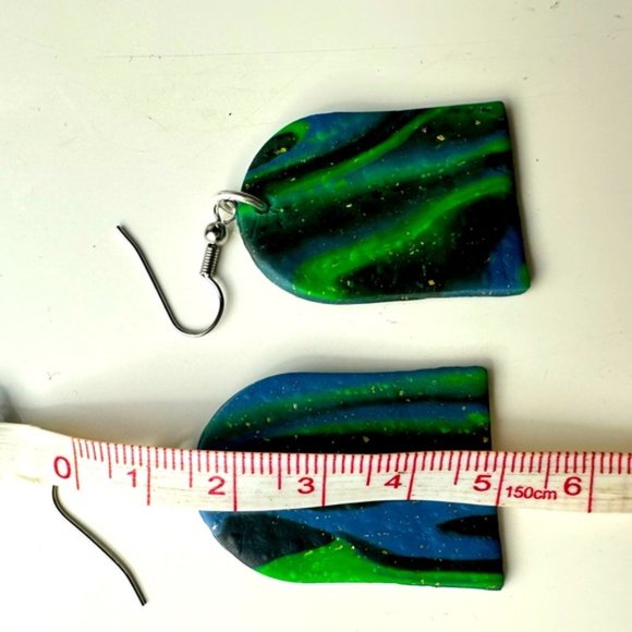 Gorgeous Hand Made Light weight Earrings - Love of Galaxy - Picture 5 of 7